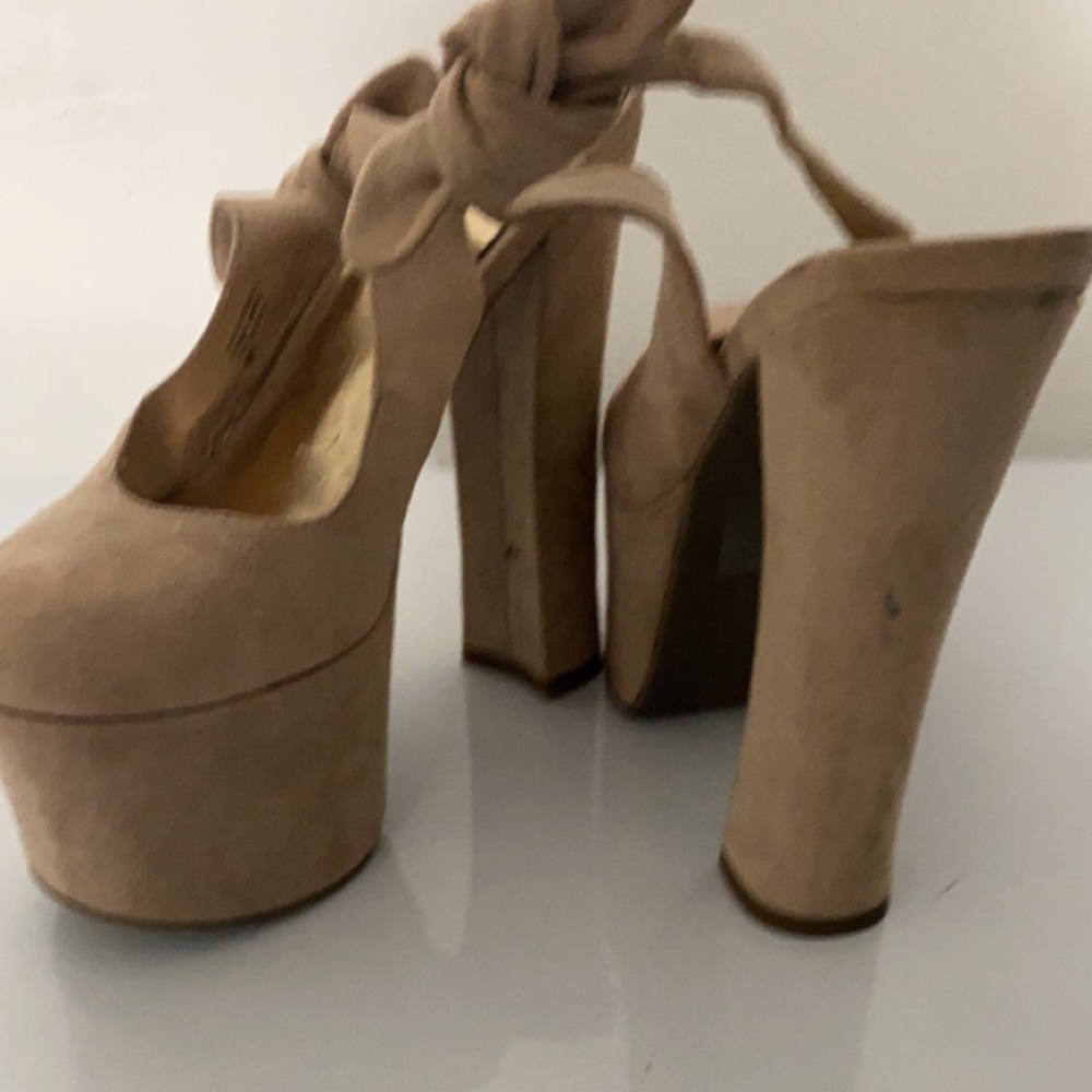 Platform pumps
